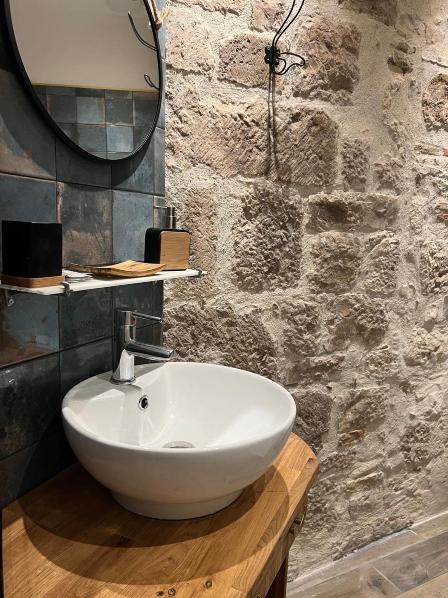 Le Beffroi Aparthotel Tournon-d'Agenais Bagian luar foto