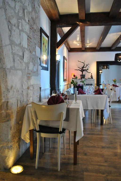 Le Beffroi Aparthotel Tournon-d'Agenais Bagian luar foto
