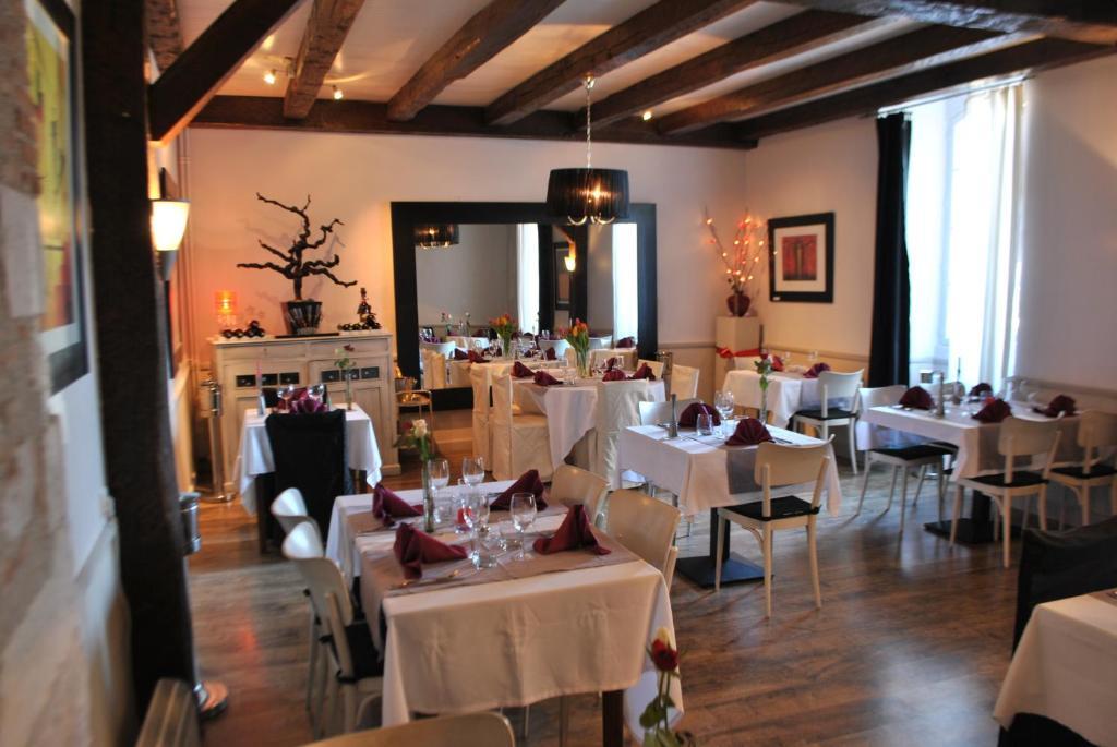 Le Beffroi Aparthotel Tournon-d'Agenais Bagian luar foto